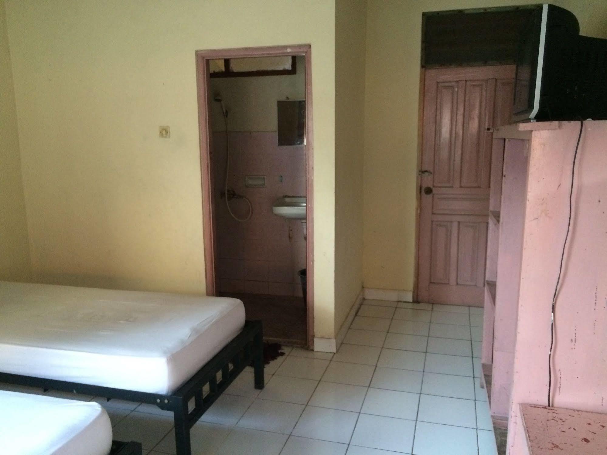 Rita Za Hotel Kuta Lombok Exteriör bild