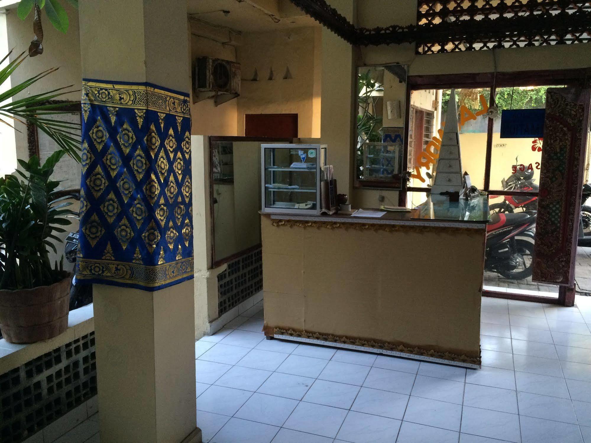 Rita Za Hotel Kuta Lombok Exteriör bild