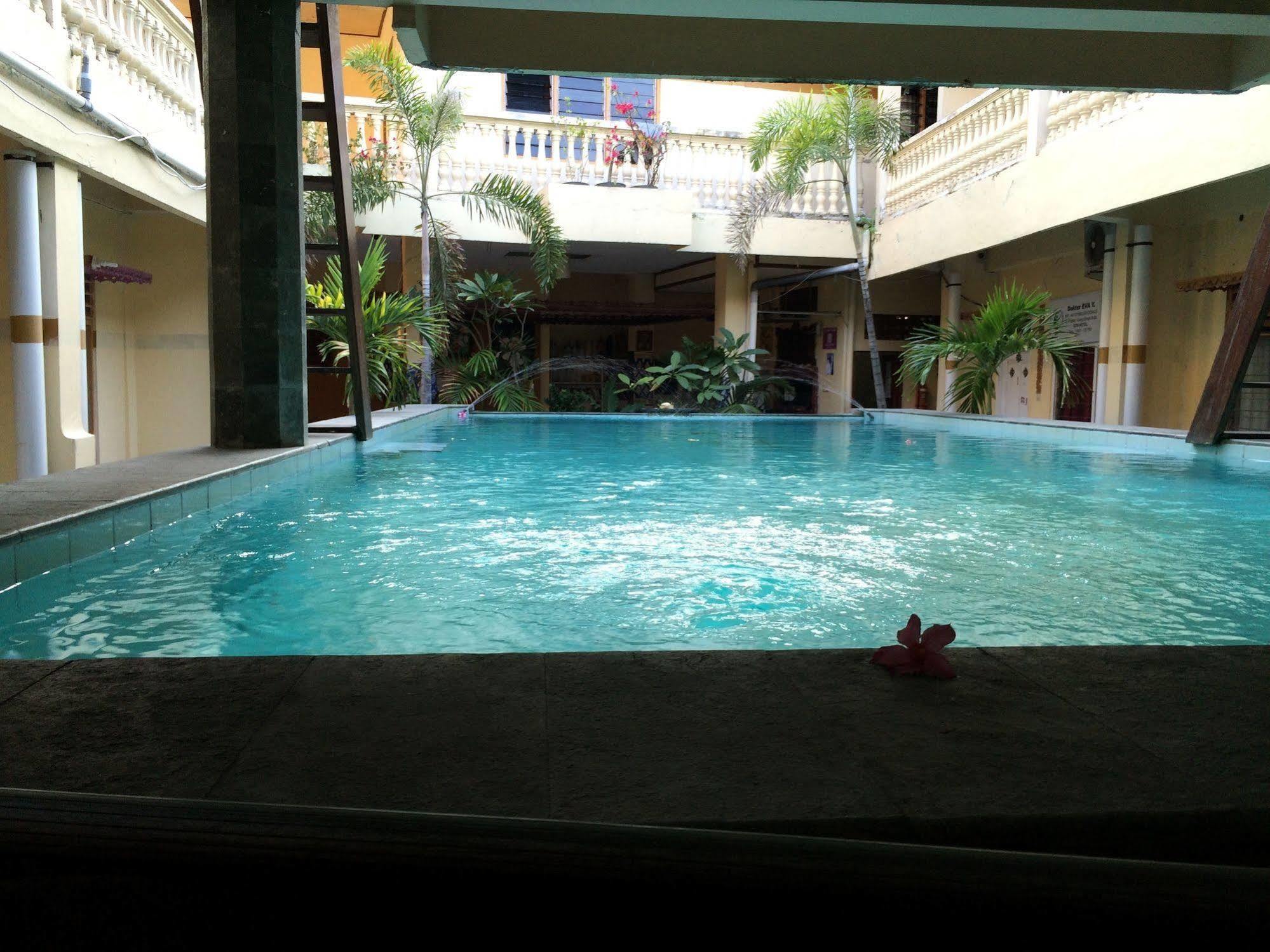 Rita Za Hotel Kuta Lombok Exteriör bild
